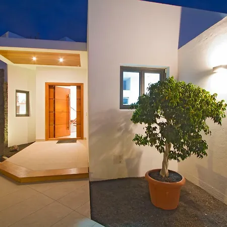 Carlota Вилла Пуэрто-Калеро