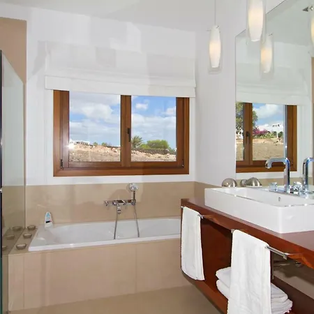 Вилла Carlota *